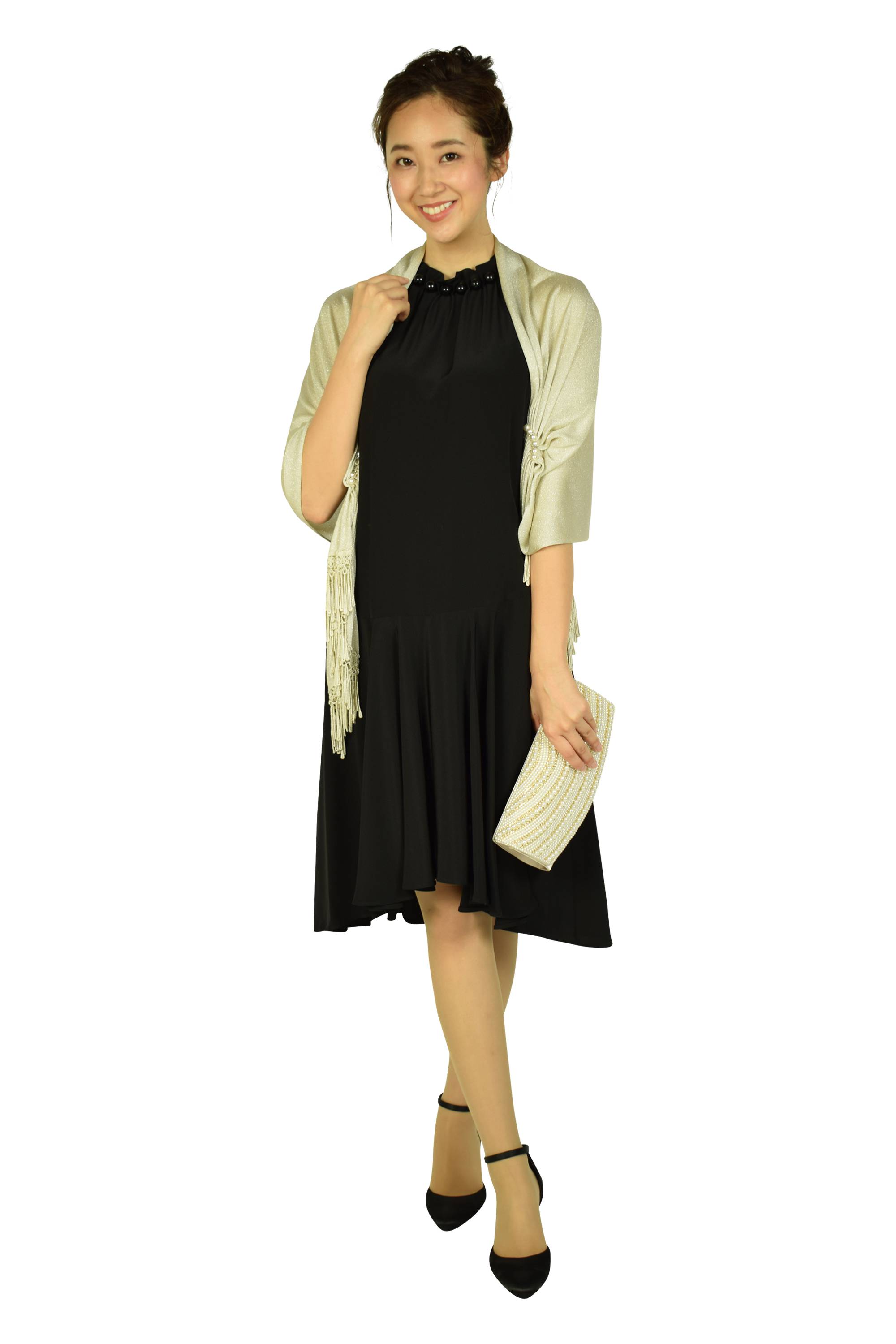 ホルターネックブラックドレス