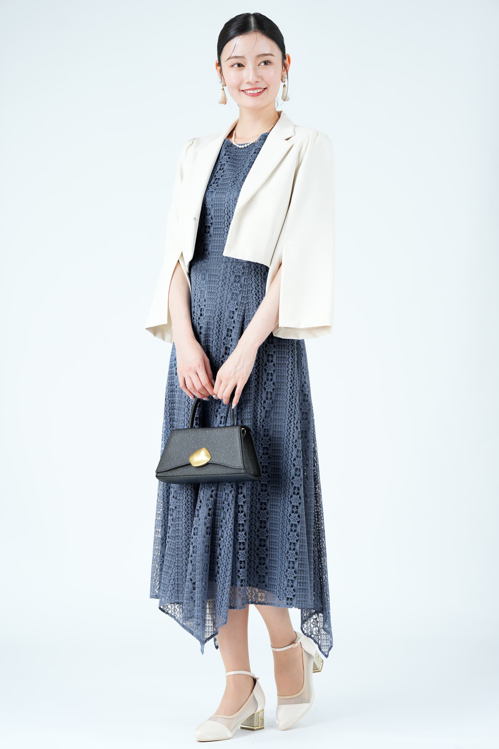 AIMER ランダムヘム総レースブルードレス (M〜L) をレンタル - 結婚式