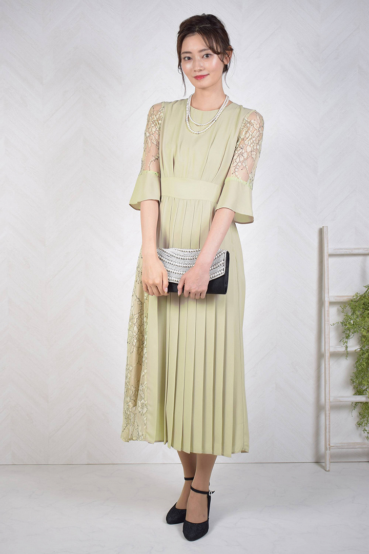 レース×プリーツくすみレモンドレス