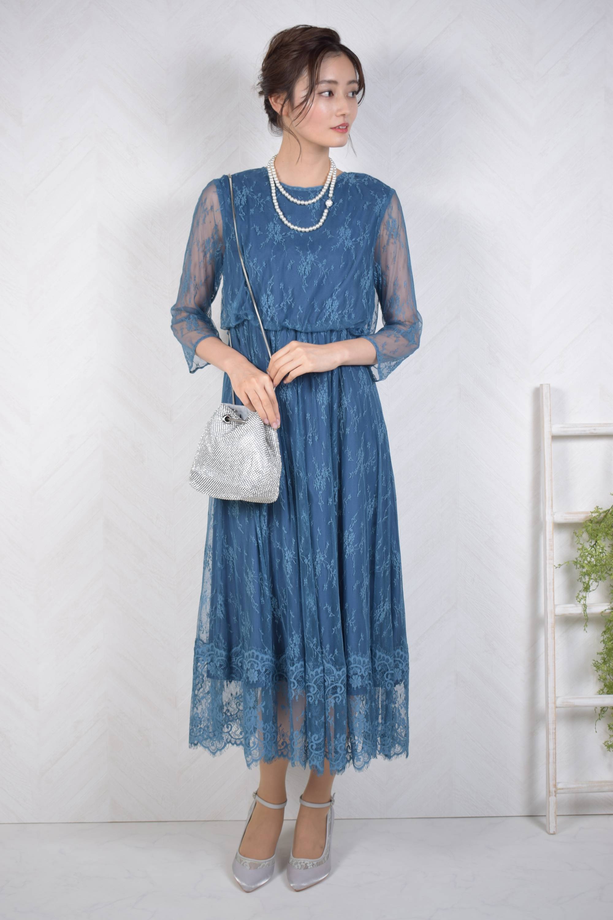 クリスタルマグネットロングネックレス