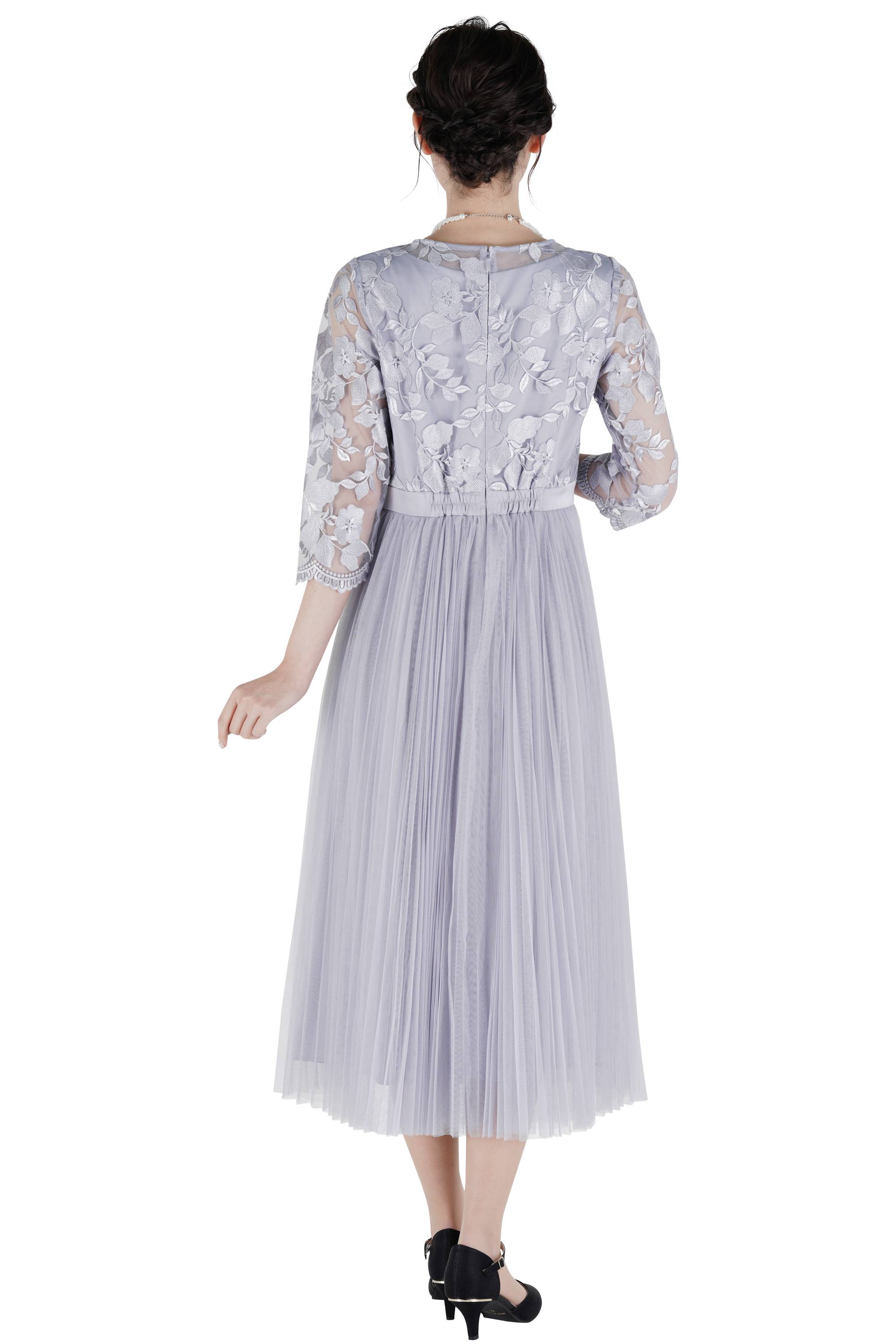 上品プリーツラベンダードレス