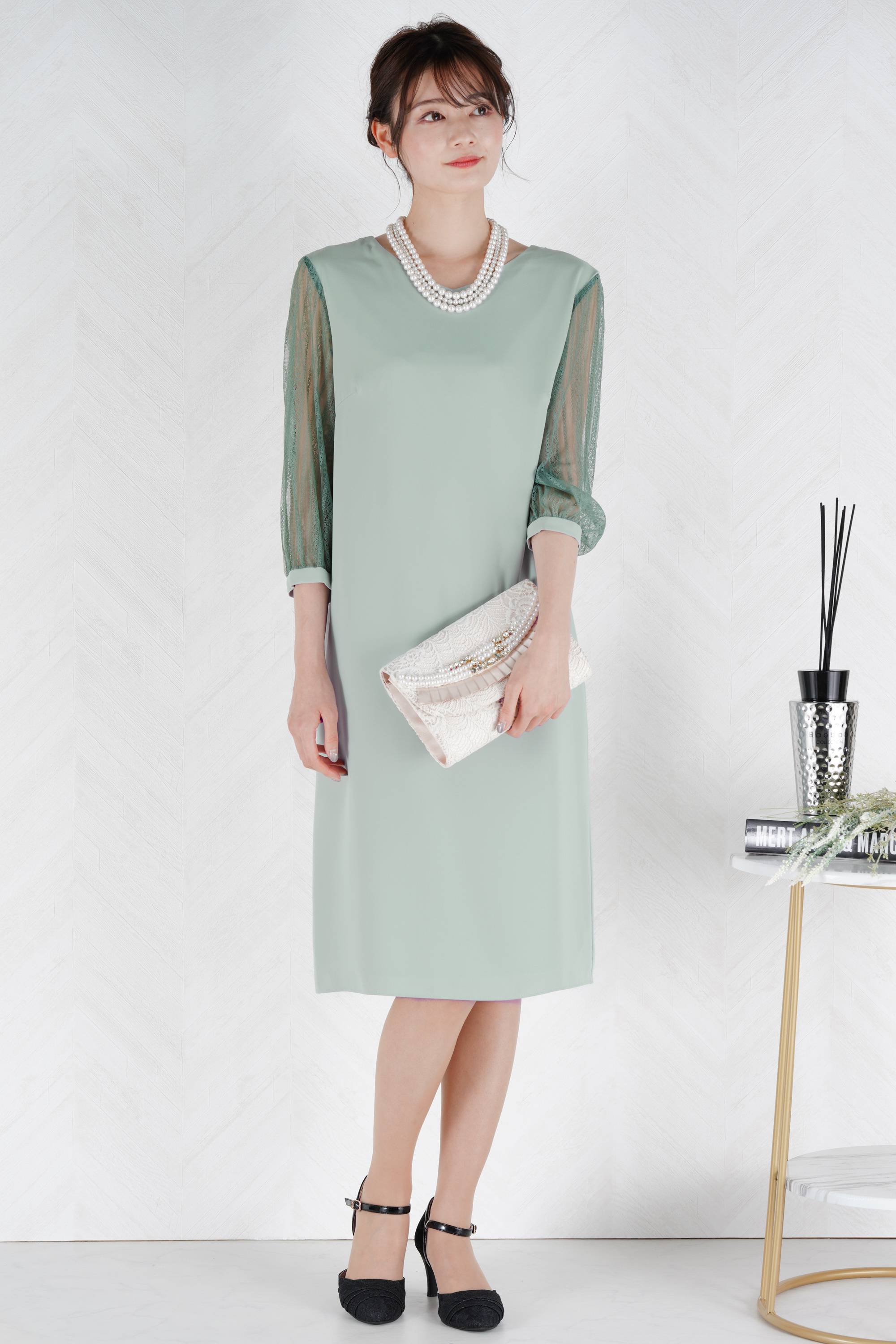 フラワーレース×グリッターブラックパンプス