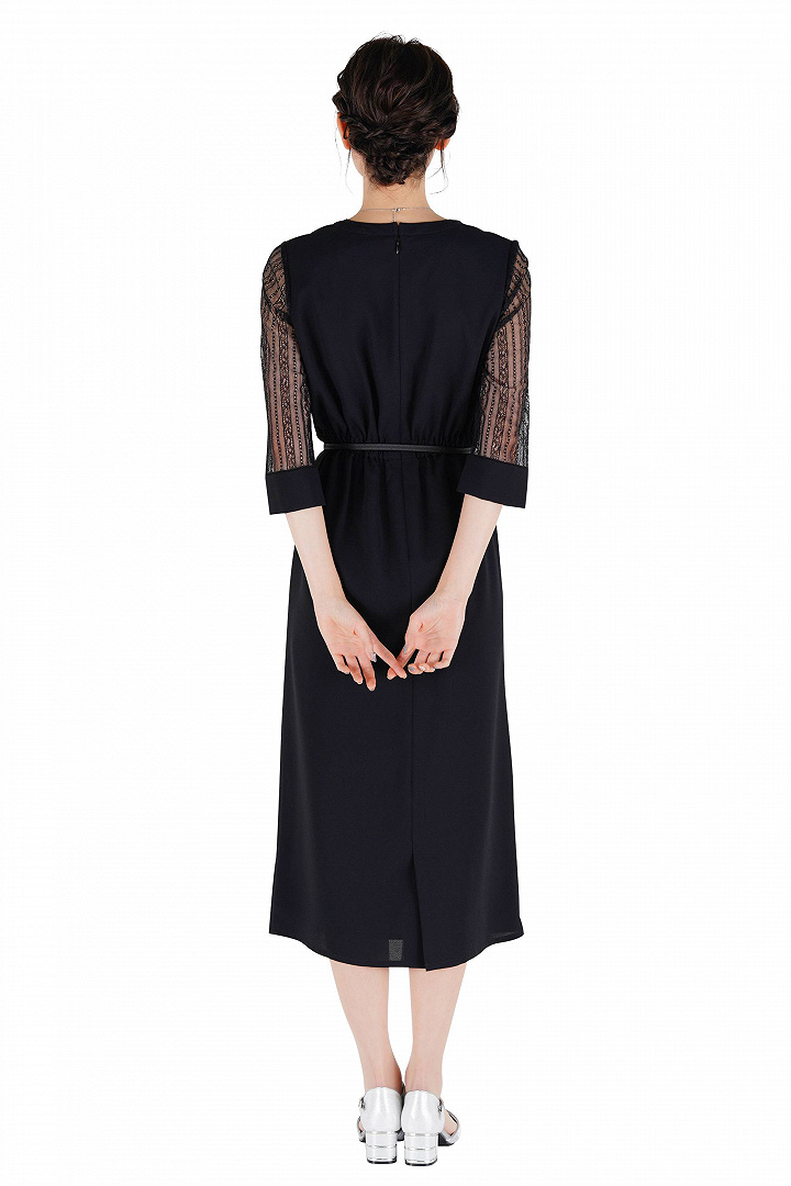 Iライン袖レースブラックドレス