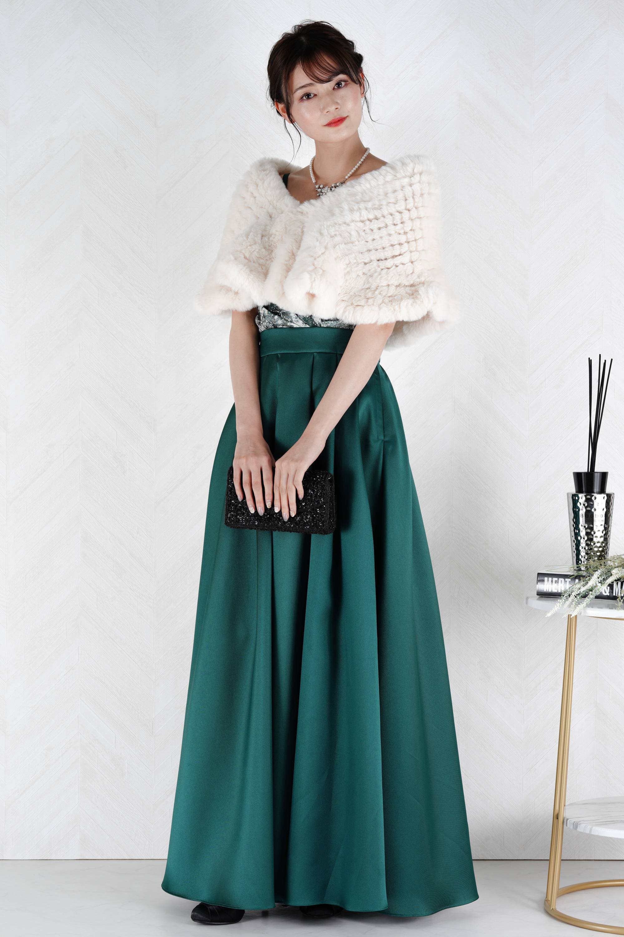 留め具付きエコファーアイボリーショール