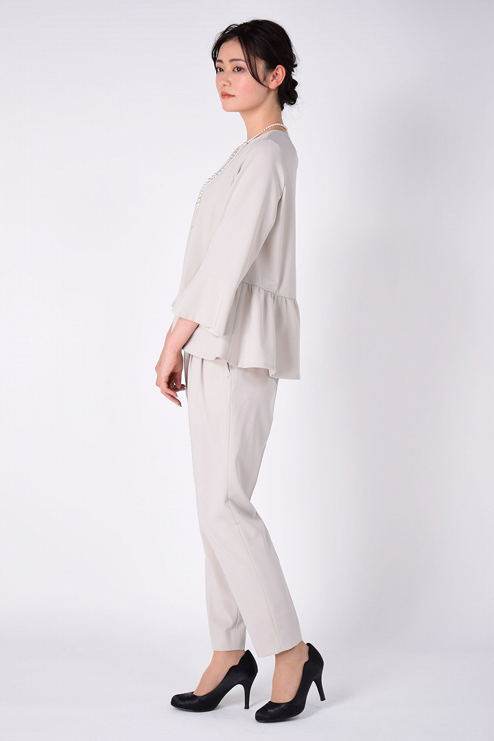 ペプラムトップスグレージュパンツドレス