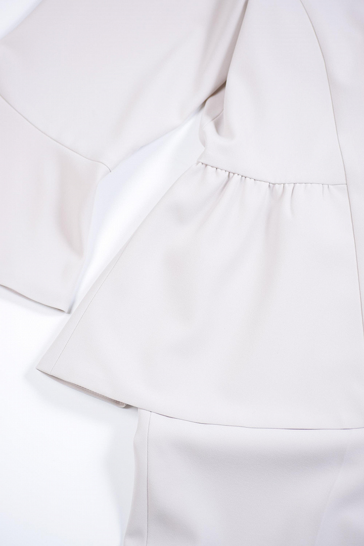 ペプラムトップスグレージュパンツドレス