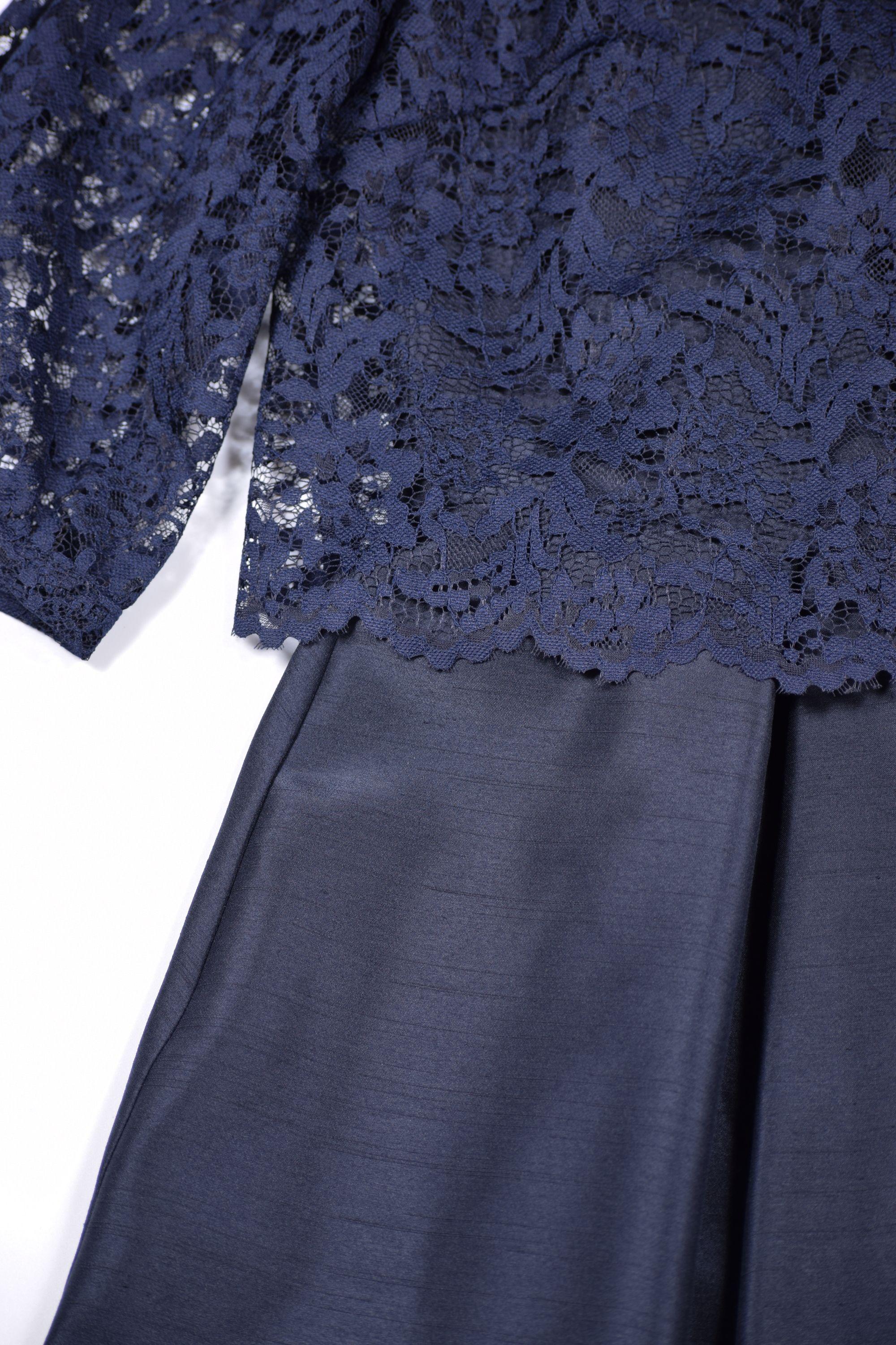 レースオーバートップスフレア濃紺ドレス
