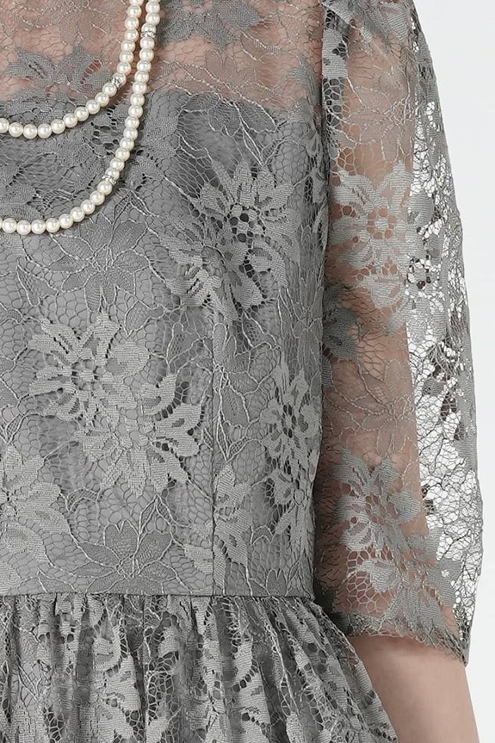ニュアンスグレー花刺繍レースドレス