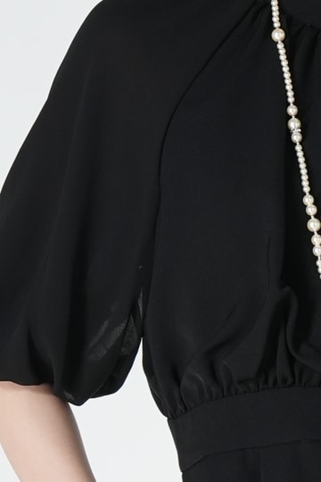 ボリューム袖ブラックパンツドレス