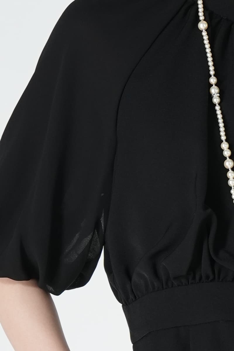 ボリューム袖ブラックパンツドレス