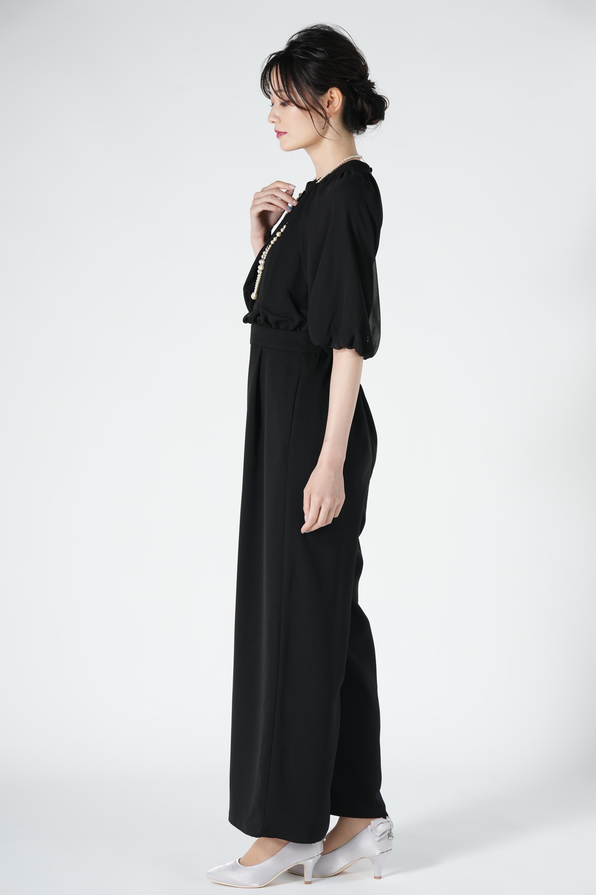 ボリューム袖ブラックパンツドレス