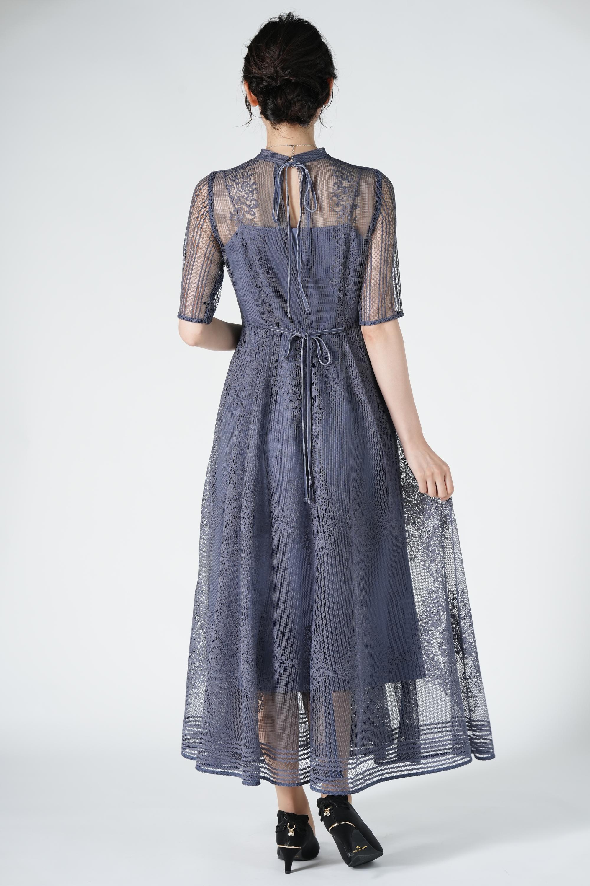 オーナメント柄アッシュブルーレースドレス