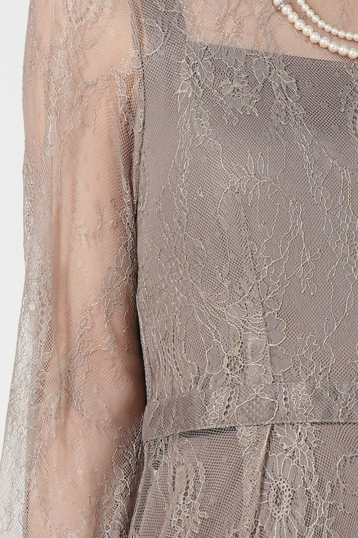 バックリボン総レースモカドレス