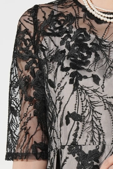 ボタニカル刺繍ブラックドレス