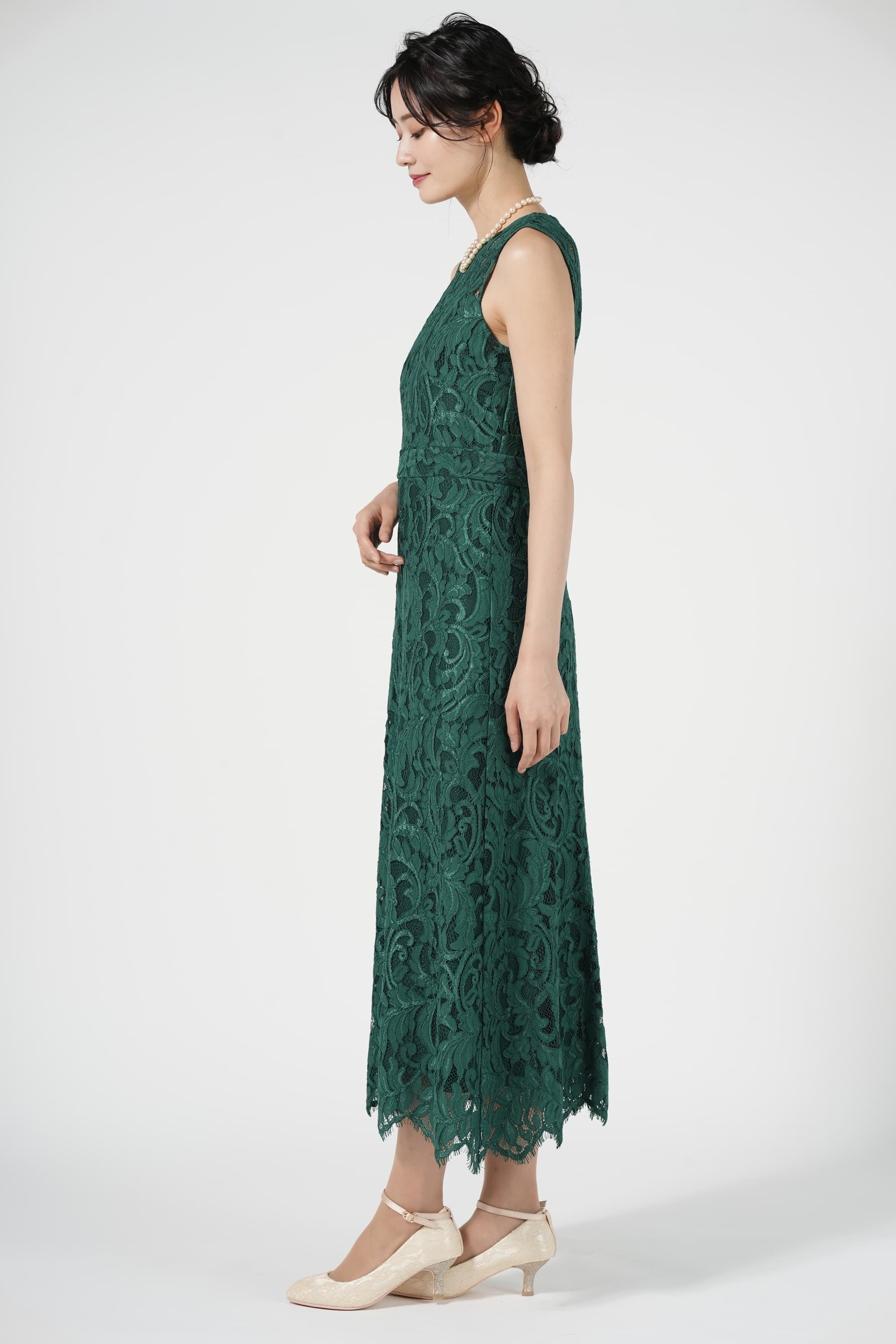 スカラップ裾グリーンレースドレス