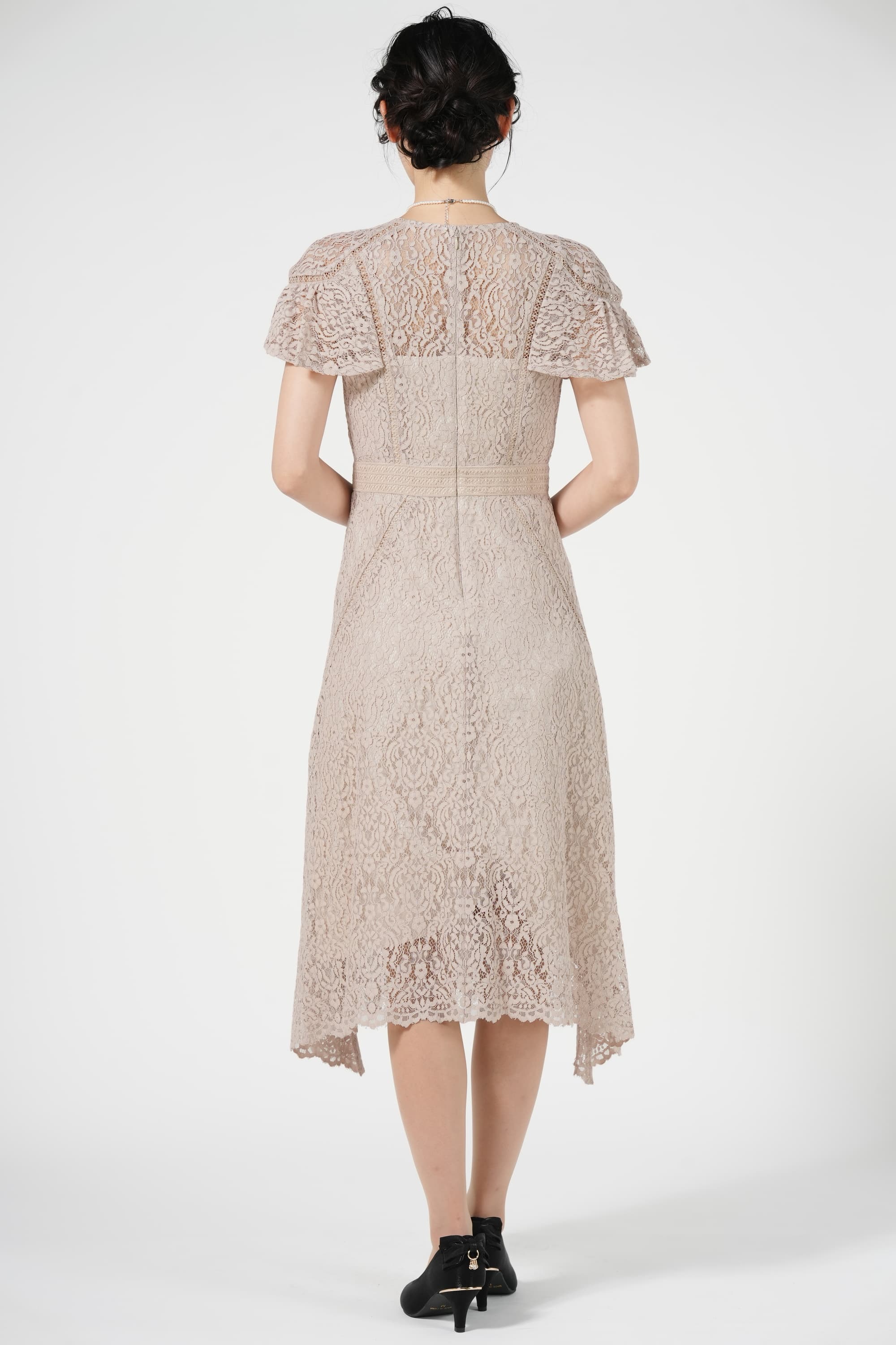 パッチワークレース切り替えベージュドレス