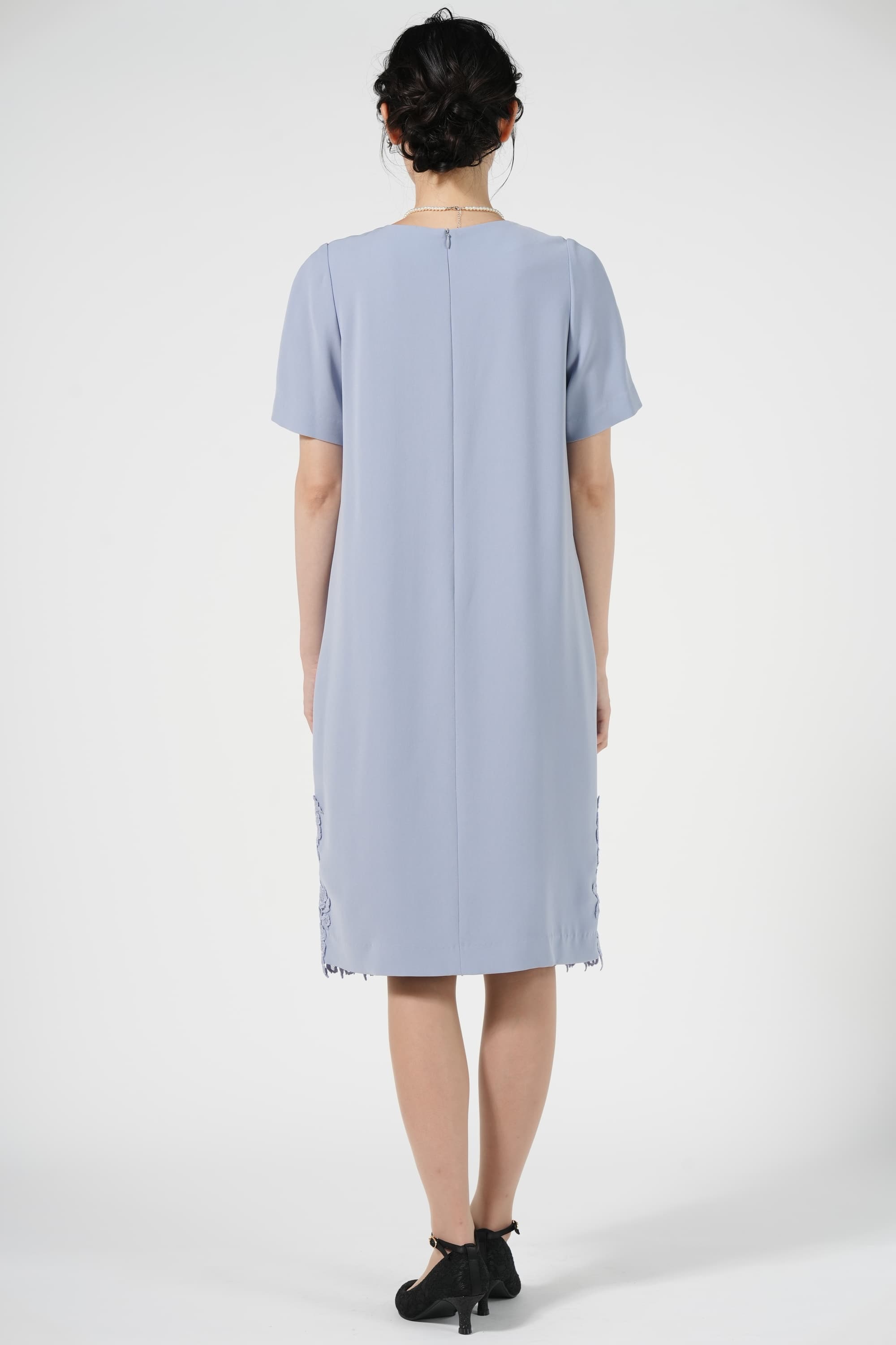 デザインカットコクーン型ブルードレス