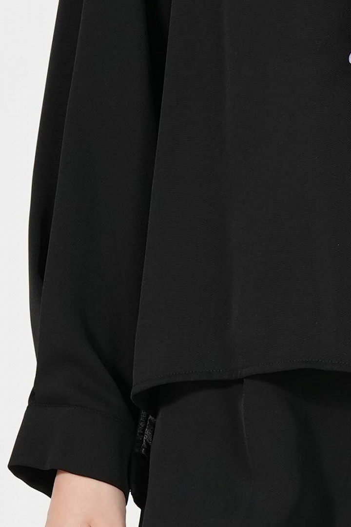 パールブローチ風ブラックパンツドレス