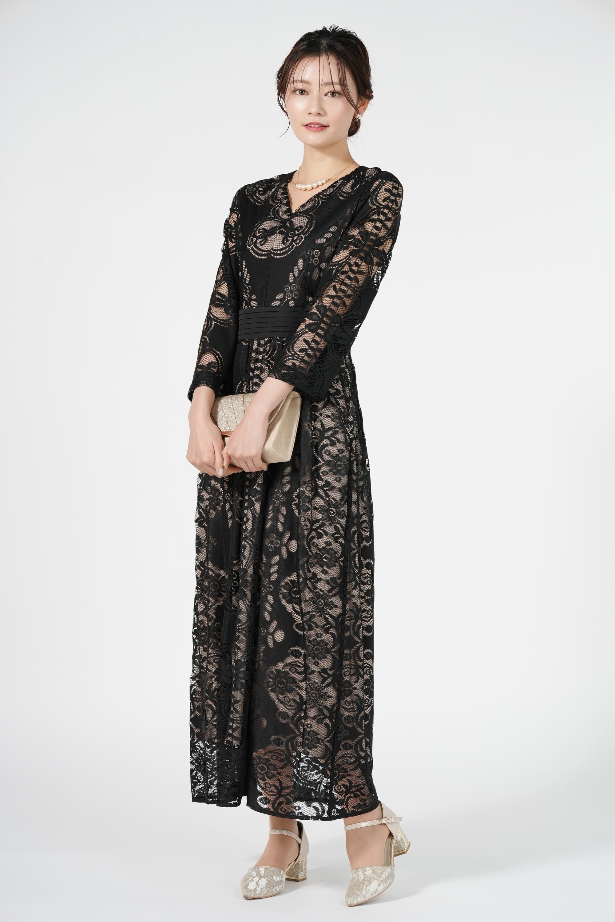 上品レースチャンキーヒールピンクベージュパンプス