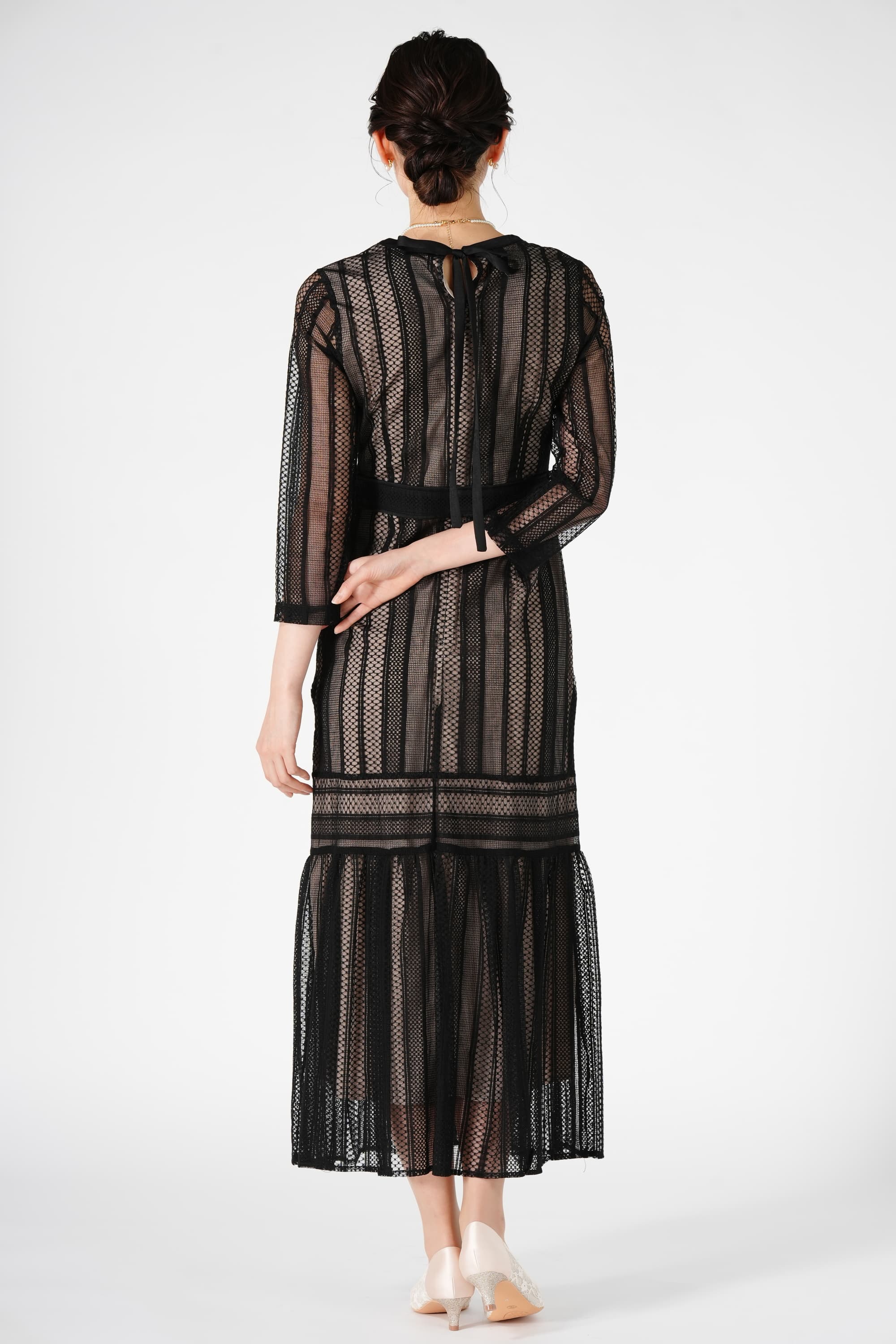 ストライプ柄マーメイドブラックドレス