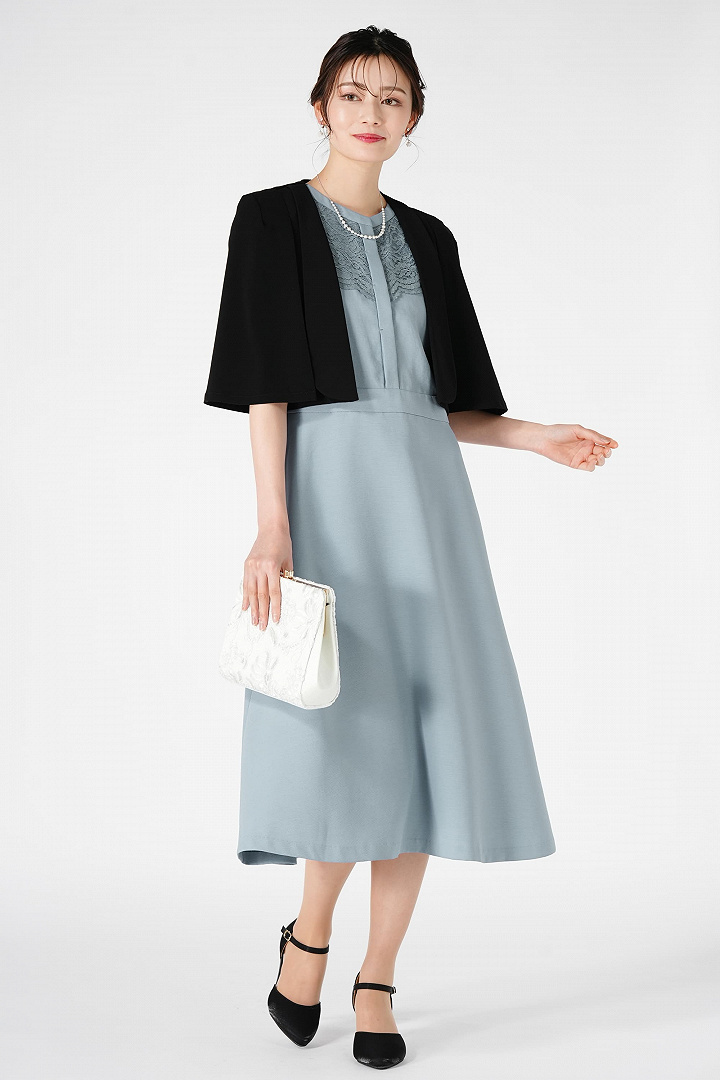 ケープ襟ニュアンスブルードレス