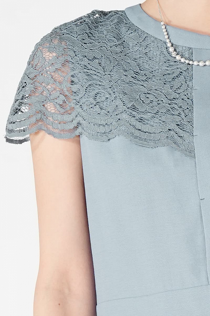 ケープ襟ニュアンスブルードレス