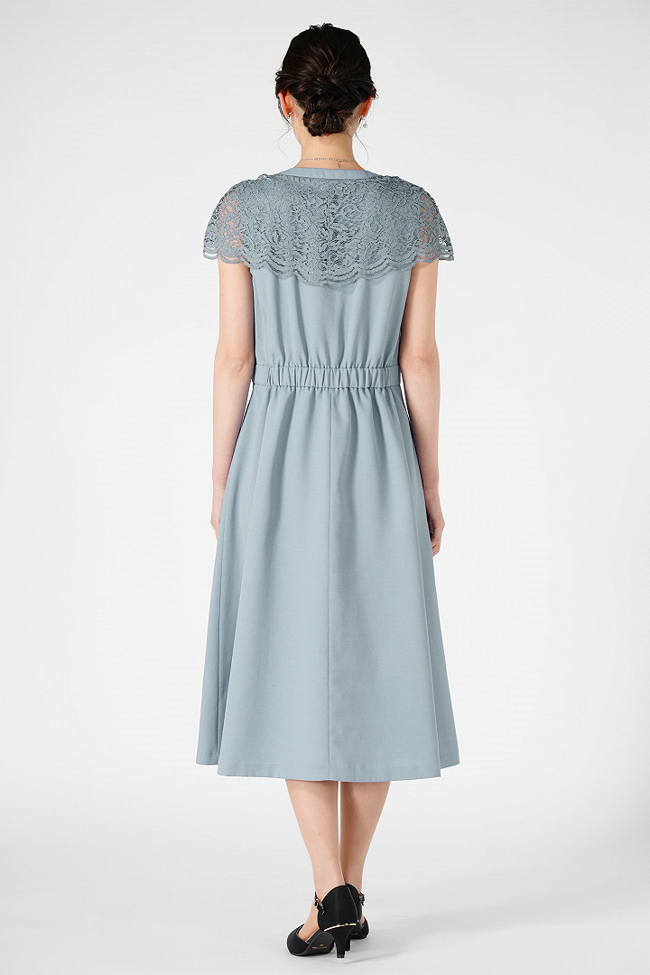 ケープ襟ニュアンスブルードレス