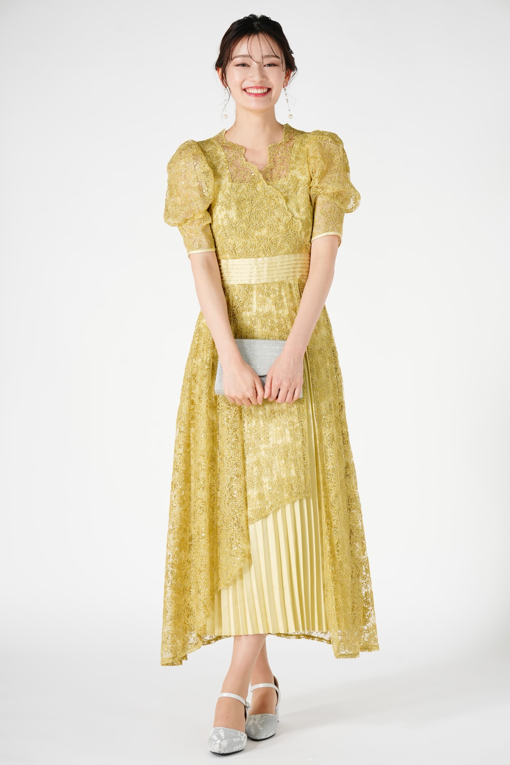 上品レースチャンキーヒールシルバーパンプス