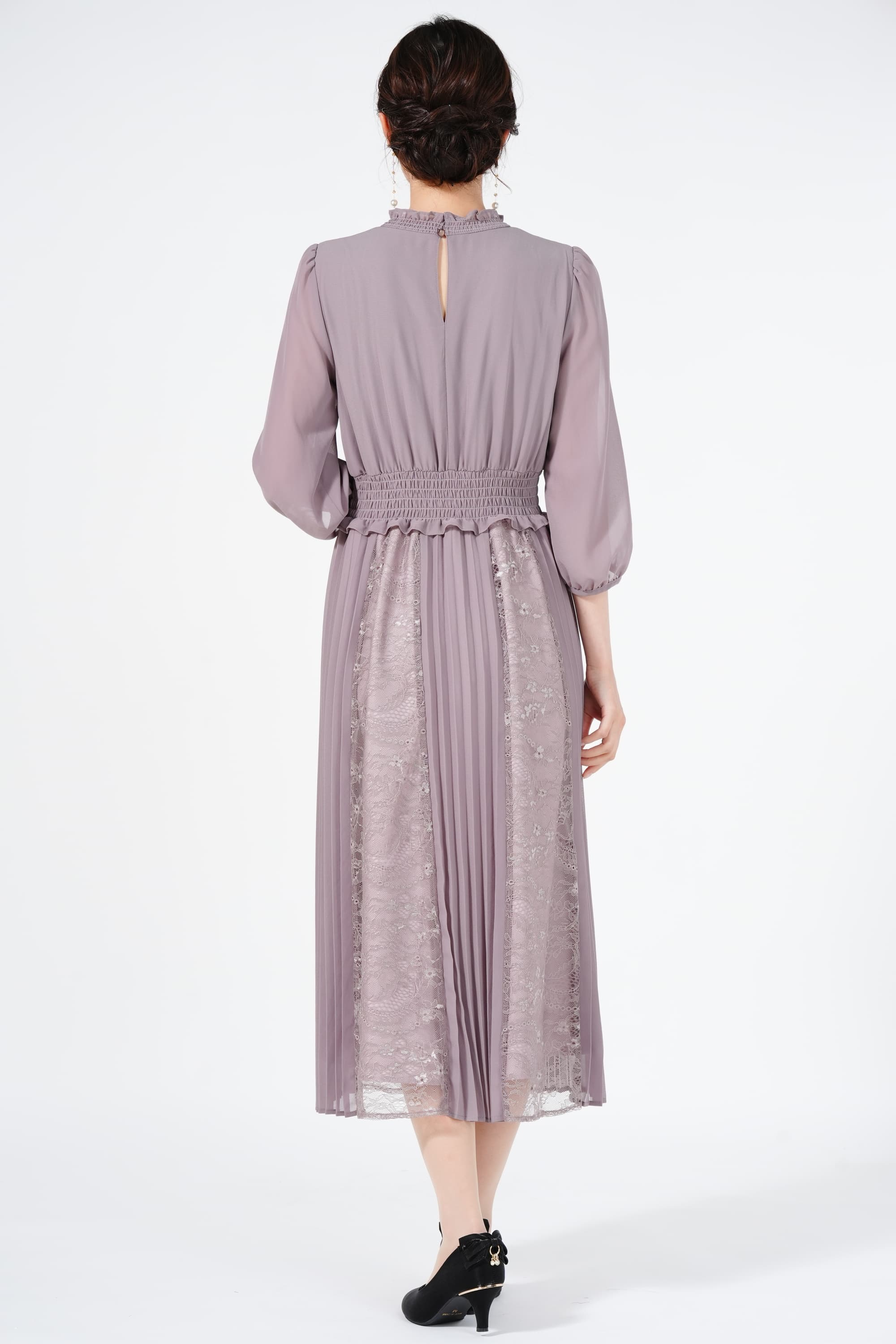 フリル襟シャーリングくすみピンクドレス