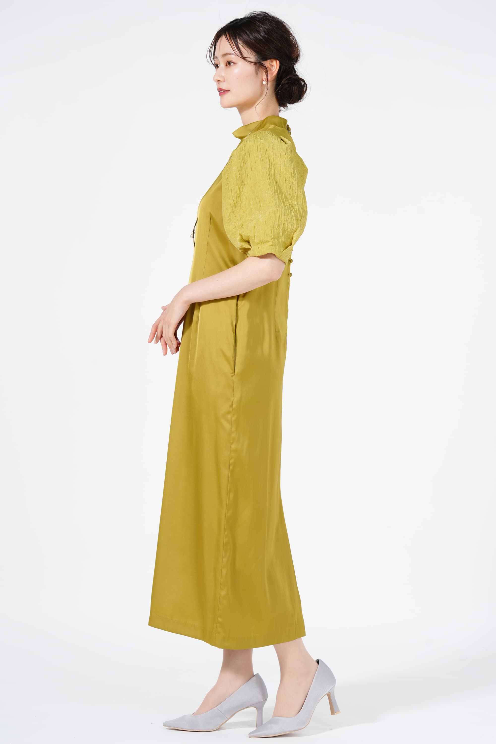 サテン地Iラインピスタチオドレス