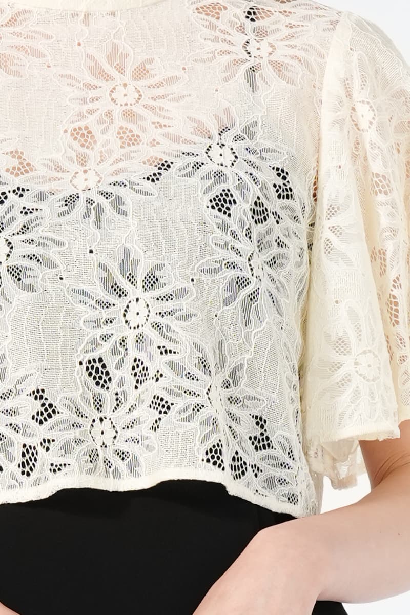 レーストップス付きナローブラックドレス