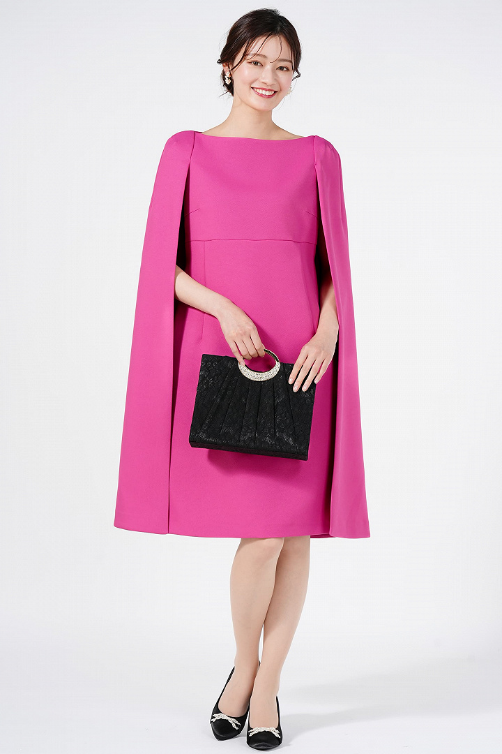 ケープスタイル発色ピンクドレス