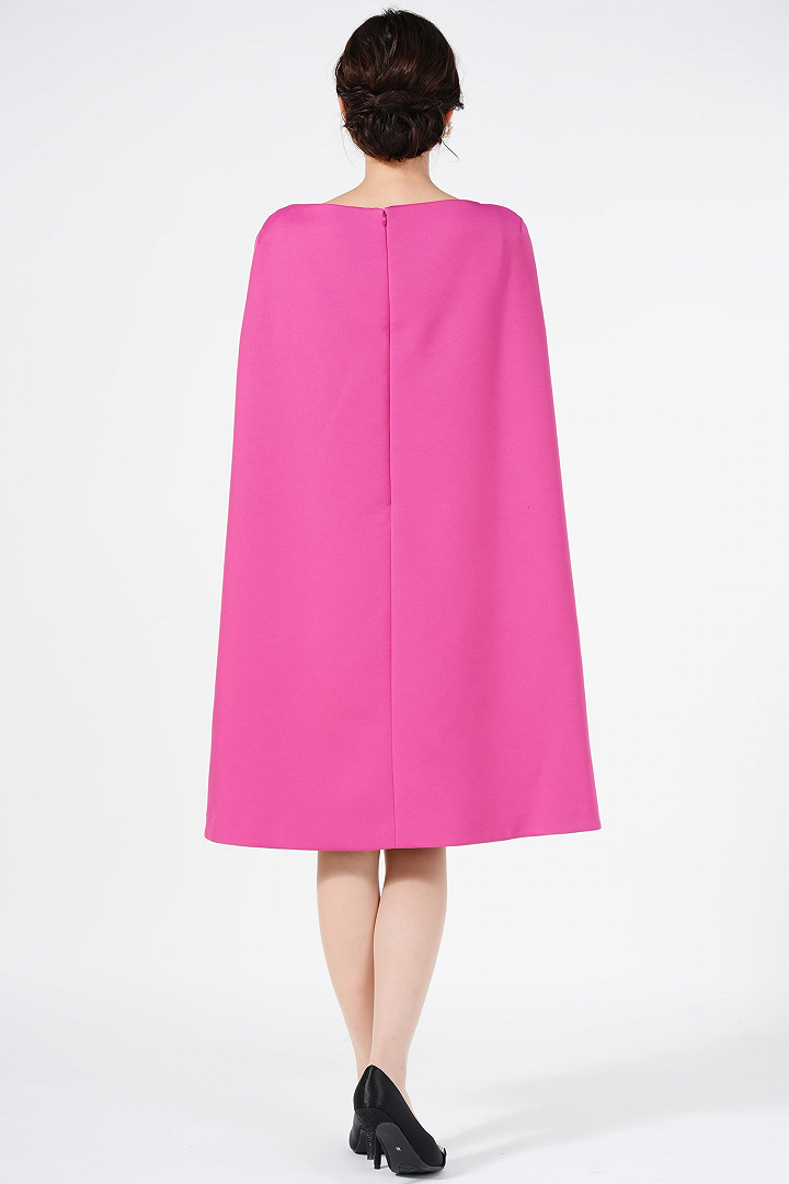 ケープスタイル発色ピンクドレス