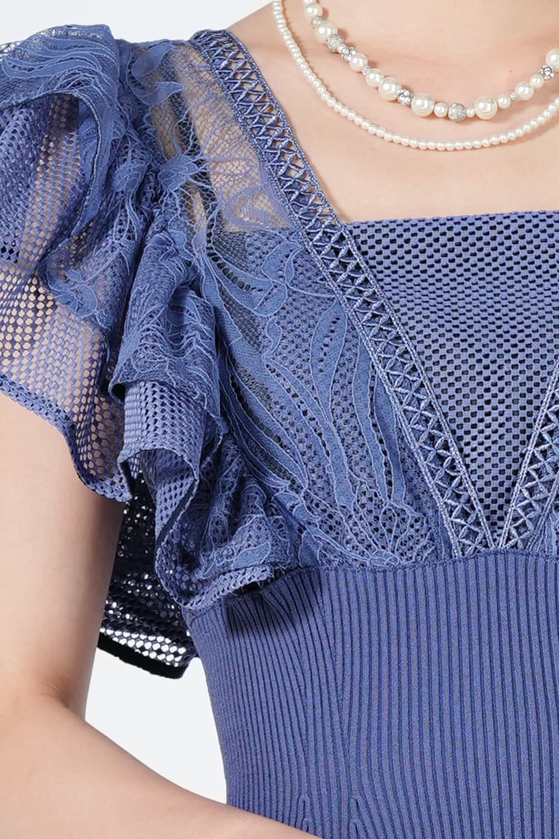 ボリュームフリル袖レースブルードレス