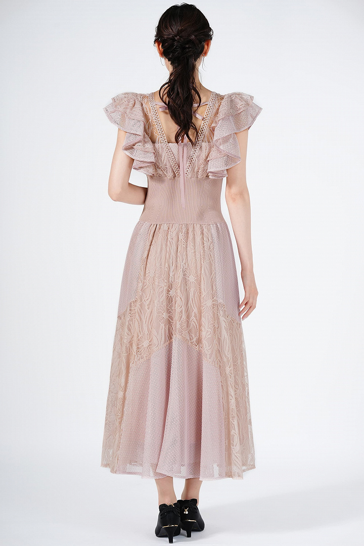 ボリュームフリル袖レースピンクベージュドレス