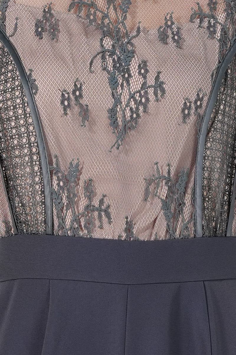 パネル柄レースチャコールグレーパンツドレス