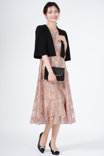 立体コード刺繍フレアピンクドレス