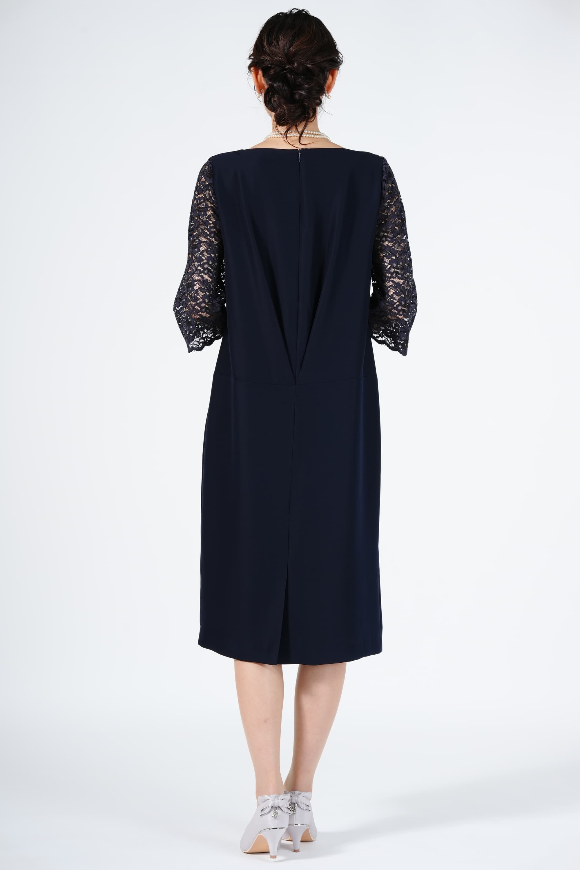 ボタニカルレース袖ゆったりネイビードレス
