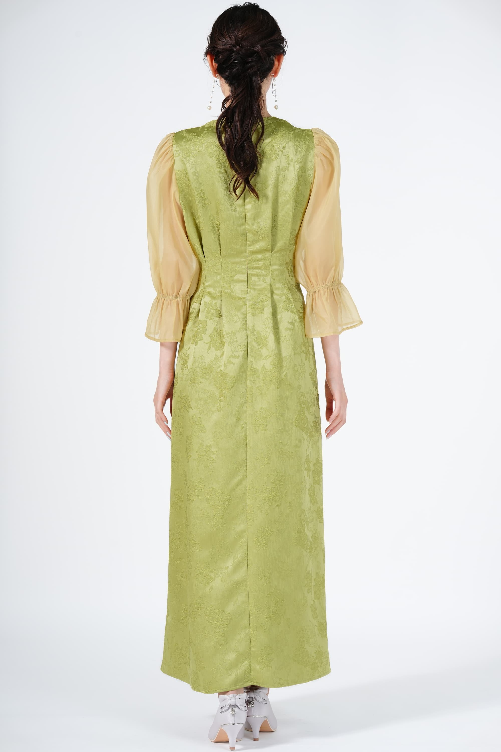 AMAIL キャンディースリーブ花刺繍オリーブドレス (M) をレンタル