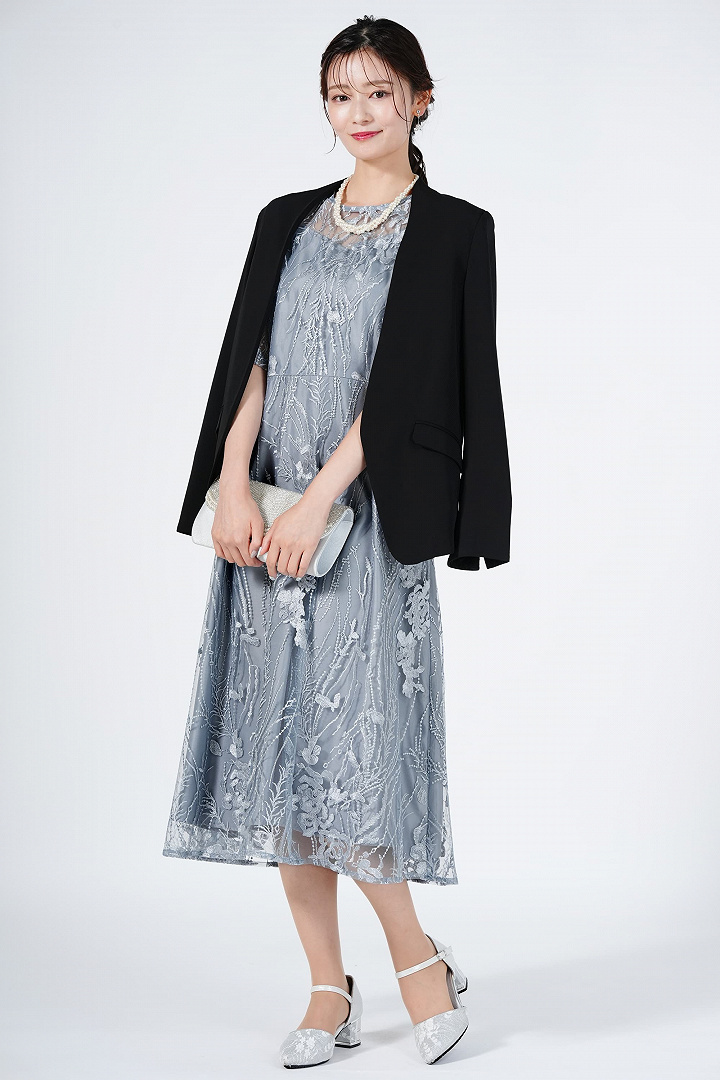 上品レースチャンキーヒールシルバーパンプス