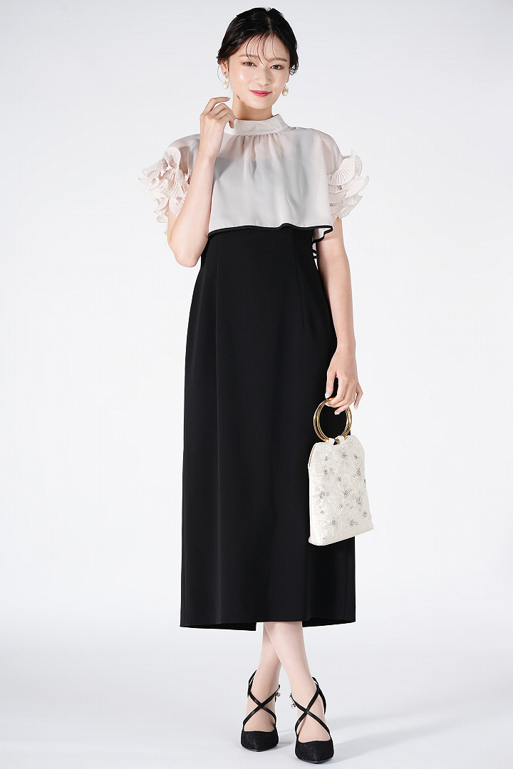 プリーツフリル袖アイボリー×ブラックドレス
