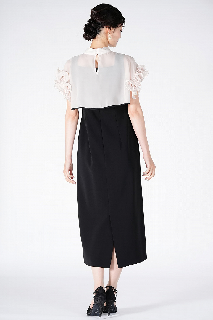 プリーツフリル袖アイボリー×ブラックドレス