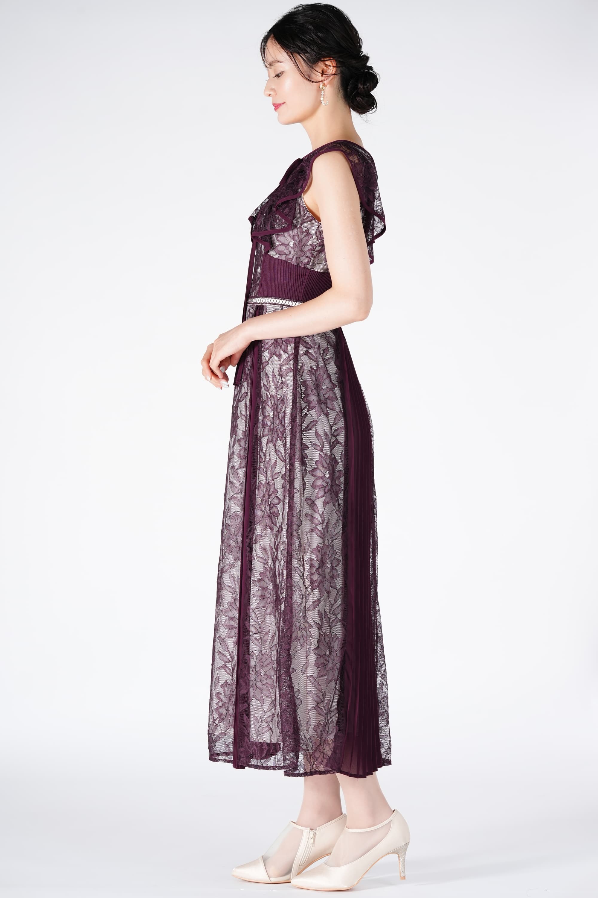 ラッフル袖フラワーレースボルドードレス