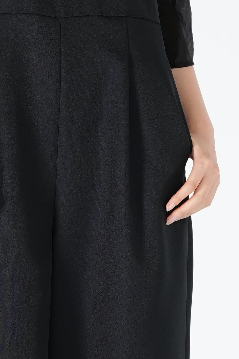 シアー袖ドッキングブラックパンツドレス