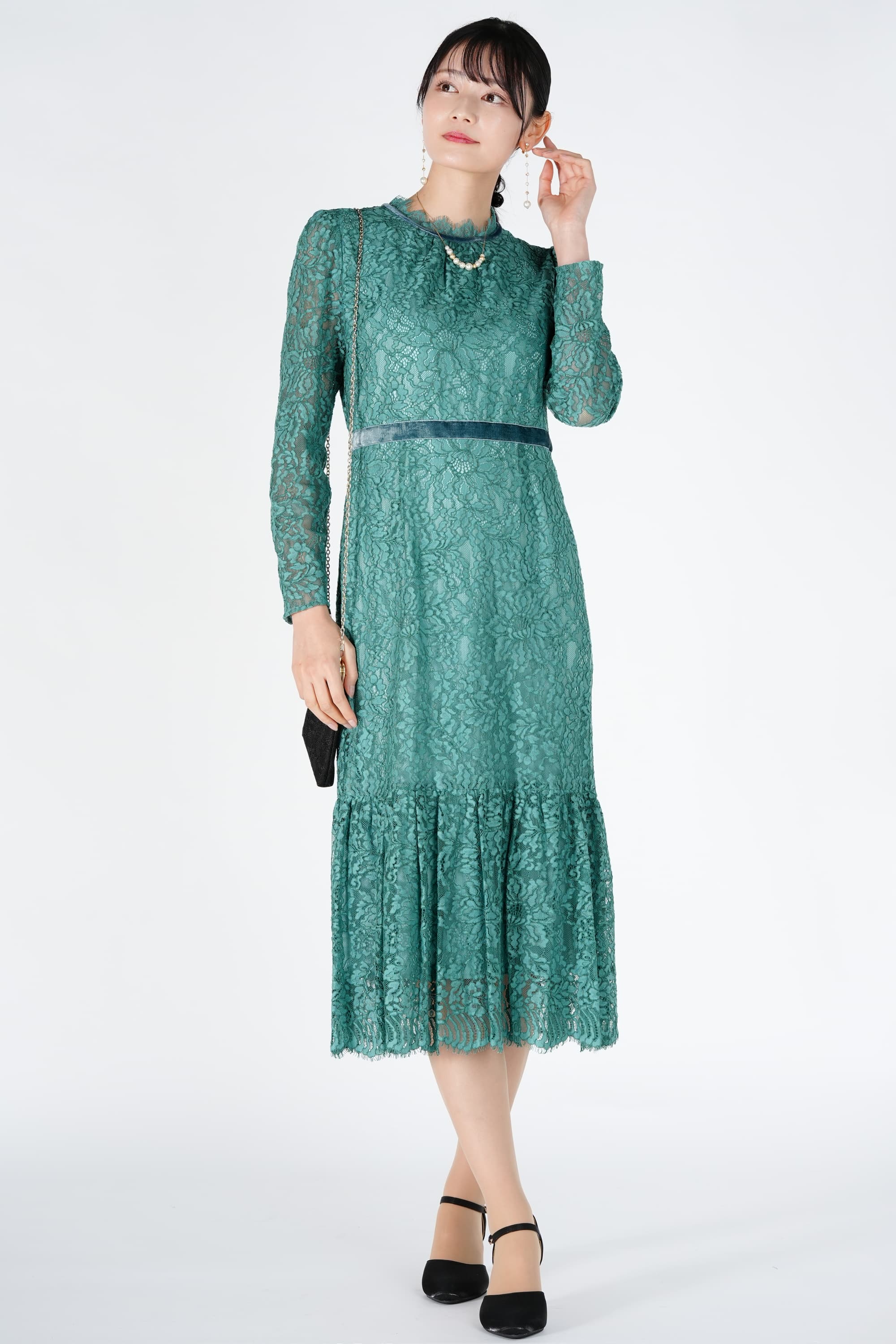 ミニフリルネック花柄グリーンドレス