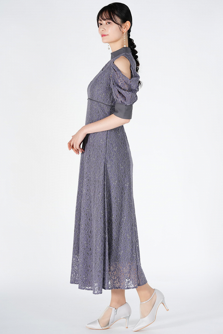 オープンショルダーパープルドレス