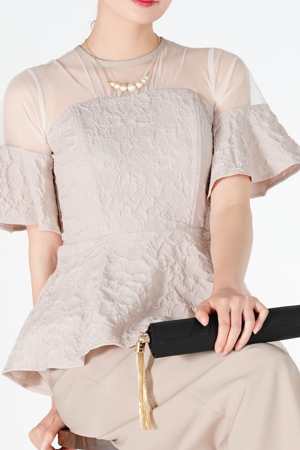 ジャガード織りペプラムベージュパンツドレス