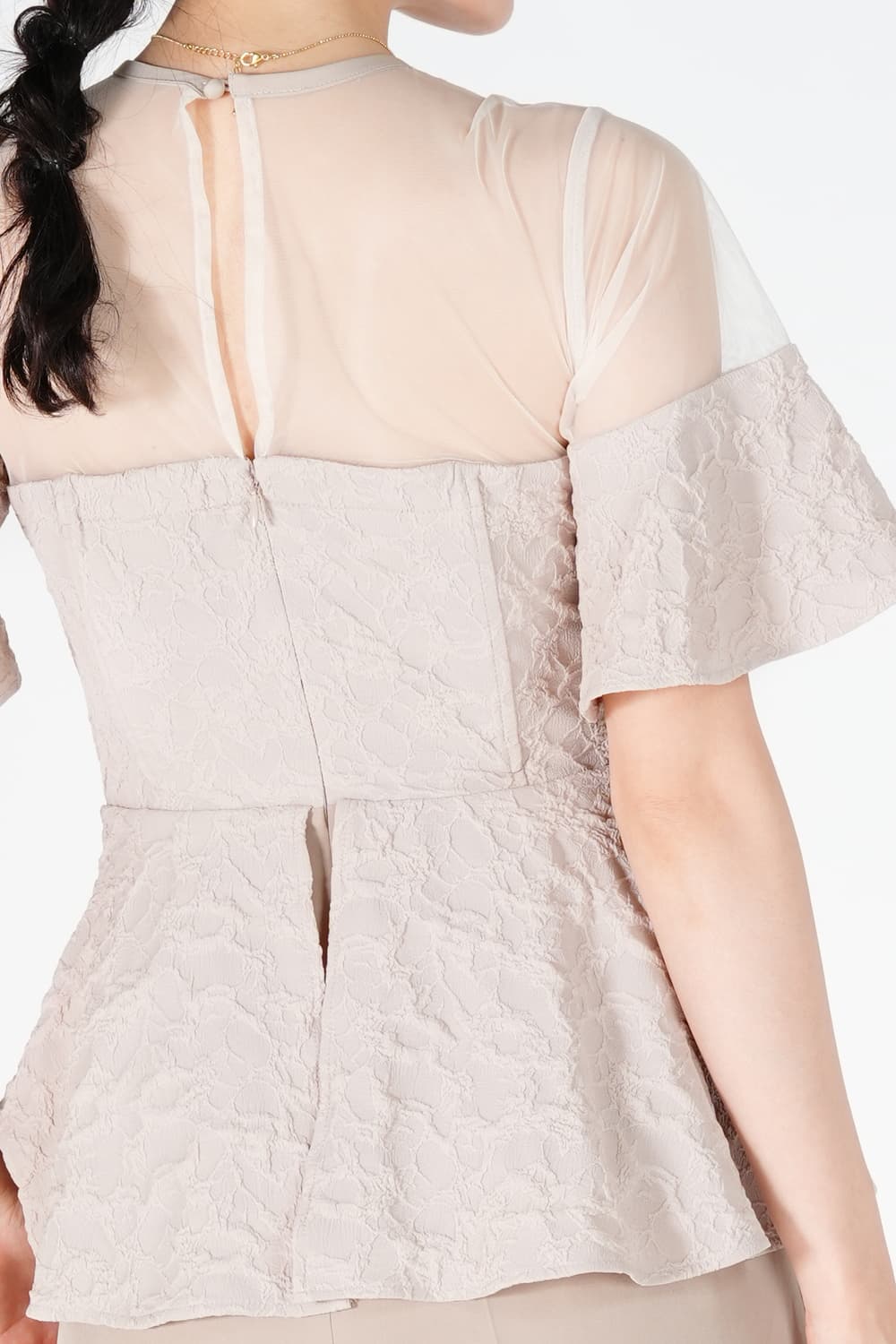 ジャガード織りペプラムベージュパンツドレス