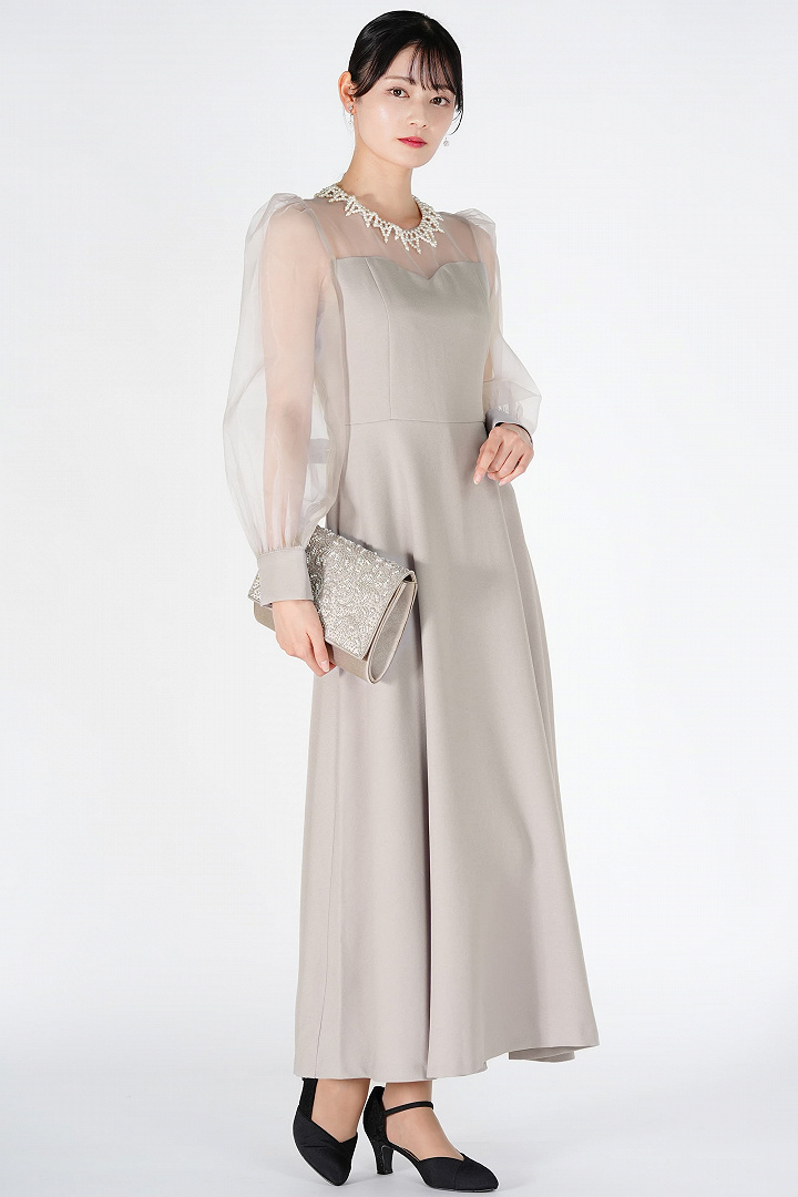 ハートシェイプ切り替えグレージュドレス