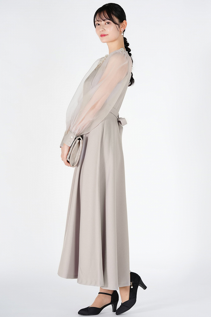 ハートシェイプ切り替えグレージュドレス